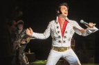 01_Pressefoto_The_Musical_Story_of_Elvis_live_2025_c_Andrea Pelz.jpg