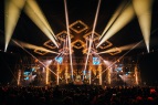 01_BeeGeesByMainCourse_Tour2026SetVexy.jpg