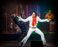 03_Pressefoto_The_Musical_Story_of_Elvis_live_2025_c_Andrea Pelz.png